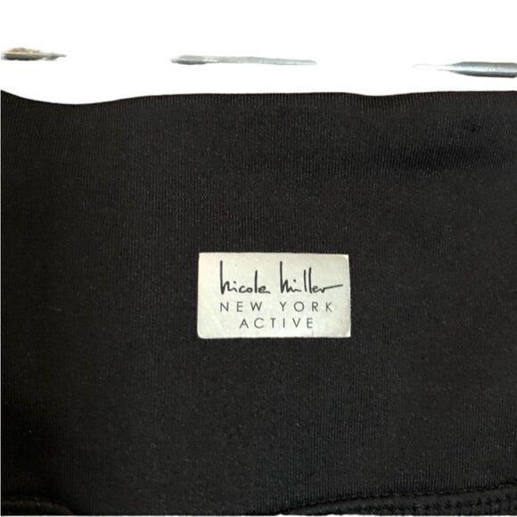 3 for $30! Nicole Miller black Capri leggings‎ - Picture 8 of 11